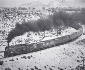 'Grand Canyon Limited'-toget til Santa Fe Railroad på Cajun-passet i Victorville, California av American Photographer