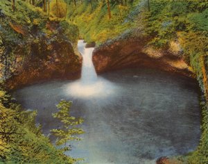 Punch Bowl ved Eagle Creek (fargebilde) av American Photographer