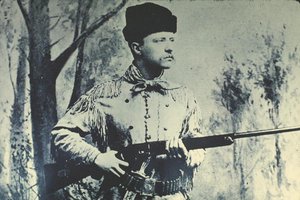 Theodore Roosevelt i jaktdrakt, ca. 1885 (s/hvitt-bilde) av American Photographer