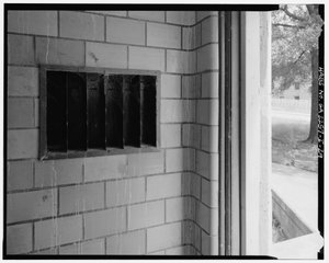 Fliser og lister med postspor, typisk inngang til trapperom, Techwood Homes, Building No. 6, 465 Techwood Drive & 119-125 Hunnicutt Street, Atlanta, Fulton County, GA av American Photographer