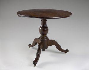 Senterbord, ca. 1850-1870 (svart valnøtt) av American School