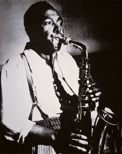 Charlie Parker (1920-55) (s/hvitt-bilde) av American School