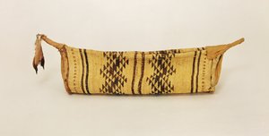 Hupa hoppe dansekurv, fra North Carolina (vevd fiber) av American School