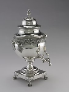 Te-urne, produsert av Harvey Lewis, 1811-25 av American School
