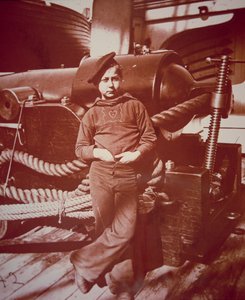Ung 'Powder Monkey' (s/hvitt-bilde) av American School