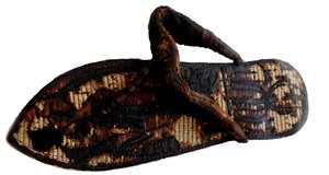 Tutankhamons sandal dekorert med bundne fanger og sema-tawy symboler, 1300-tallet. f.Kr