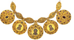 Halskjede med anheng, tidlig 1100-tall av Ancient Russian Art