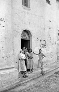 BITRE DRUER - SØNDAGSNATTVERD av Ando Gilardi