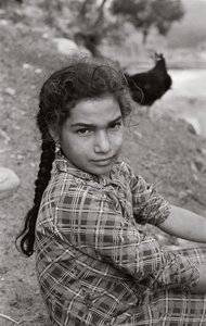 JENTE MED FLETTER, Melissa av Ando Gilardi