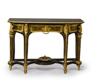 En av et matchet par Louis XIV bryggebord, ca. 1710 (ormolu montert og Boulle messing innlagt skilpaddeskall) (se også 469014 og 469015)