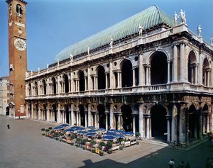 Utsikt over fasaden til Basilica Palladiana, bygget 1549-1614