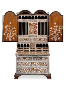 Bureau-kabinett, Vizagapatam, ca. 1720-30 (elfenben, teak, ibenholt og skilpaddeskall)