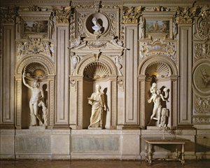 Galleria Carracci, detalj av den forgylte stukkaturdekorasjonen med nisjer som inneholder marmorskulptur, 1597-1604 foto av Annibale Carracci