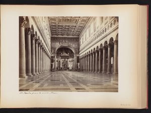 Interiør av Saint Paul utenfor murene i Roma, Italia St. Paolo fuori le Mura. rom (tittel på objekt) av Anonymous