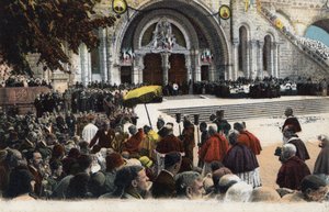 Velsignelse av de syke foran rosenkransen i Lourdes - Hautes Pyrenees (65) rundt 1900. av Anonymous Anonymous