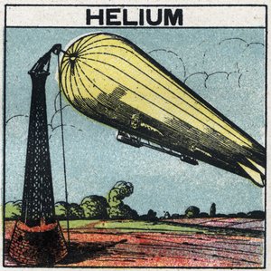 Nye gassegenskaper: Zeppelin blåses opp med helium. Anonym illustrasjon fra 1925. Privat samling. av Anonymous Anonymous