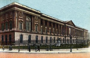 Paris: utvendig utsikt over Colonnade du Louvre bygget av Claude Perrault (1613-1688). Fotografi av 1920 i "" Artistic Album "" av byen Paris. Privat samling. av Anonymous Anonymous