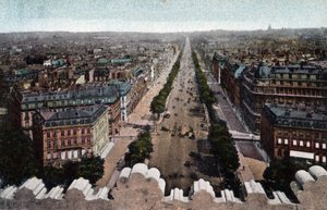 Paris: utsikt over Avenue des Champs Elysees (Champs-Elysees) tatt fra Triumfbuen, Place de l