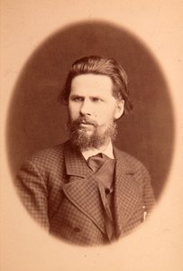 Portrett av kunstneren Ivan Nikolaievitch (Nikolaevich) Kramskoi (1837-1887). Albumin bilde av Anonymous Anonymous