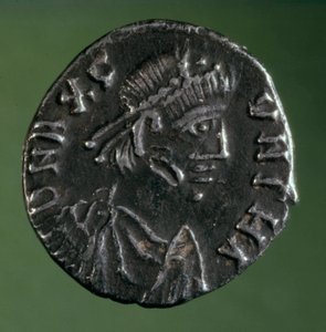 Sølvfornekter med avbildet av vandalenes konge Gunthamund (484-496). av Anonymous Anonymous