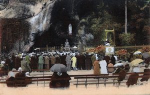The cave in Lourdes - Hautes Pyrenees (65) around 1900. av Anonymous Anonymous