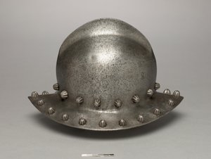 Krishatt, eller vannkokerhatt, ca. 1475-1500 (stål) av Antonio (workshop of) Missaglia