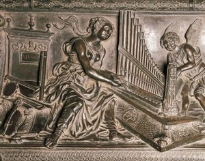 Musikk, detalj fra graven til Sixtus IV av Antonio Pollaiuolo