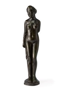 Stående bader, med draperi over høyre arm; Bader står drapert over høyre arm av Aristide Maillol