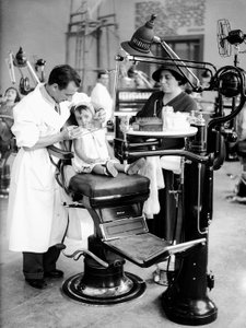 En tannklinikk, Italia (glassplate)