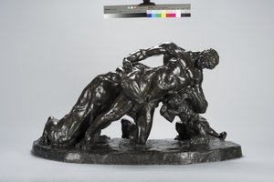 Mann låst i kamp med Lioness Cub (bronse) av Arthur Putnam