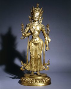 En forgylt bronsefigur av Padmapani stående i tribhanga, iført bodhisattva-smykker og en krone, 1700-tallet