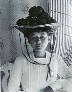 Harriet Bosse, Furusund 1904 (s/hvitt foto) av August Johan Strindberg