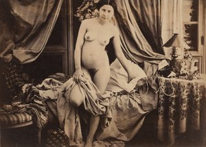 [Naken står ved sengen], ca. 1854. av Auguste Belloc