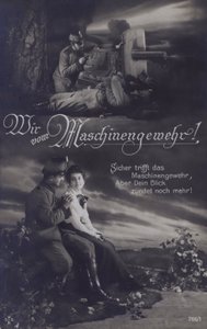 Østerriksk maskingevær på slagmarken og med sin kjære (s/hv-bilde) av Austrian Photographer