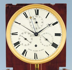 En månedsvis bodenstanduhr med likning av tid og full kalender av Austrian School