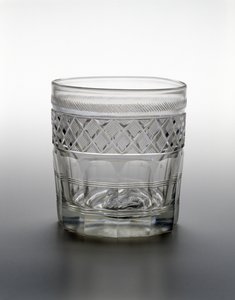 Tumler, ca. 1825 (blyglass med sulfid cameo-portrett) av Bakewell and Page