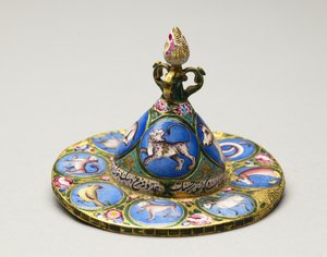 Skål med lokk, tallerken og skje med astrologisk dekorasjon, tidlig 1800-tall av Baqir