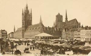 The Grand Place på markedsdagen, Ypres, Belgia