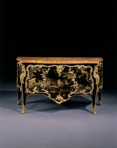 Kommode, ca. 1745 (ormolu-montert japansk lakk og ebonisert tre)