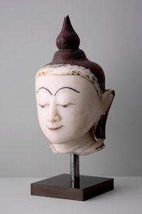 Hodet til en Buddha, man-stil (alabaster)