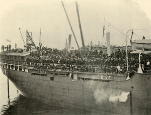 Matteawan Docking, ettermiddag 9. juni, spansk-amerikansk krig, 1898, 1899. av Burr McIntosh