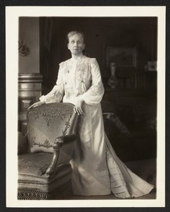 Mrs John Arbuckle, ca. 1900-10 av Burr William McIntosh