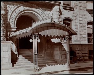 Inngangen til Hotel Earlington, 55 West 27th Street, New York, 1906 (sølv gelatintrykk) av Byron Company