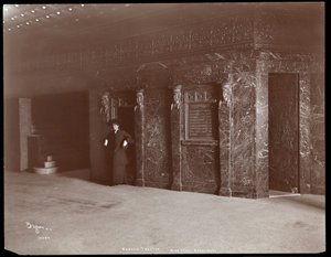 Ethel Barrymore i Hudson Theatre-lobbyen i New York, 1903 (sølvgelatintrykk) av Byron Company