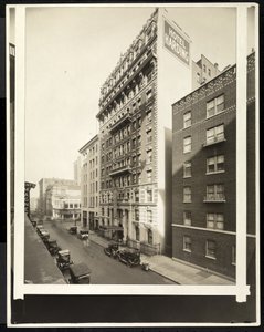 Hotel Harding på 55th Street og Broadway, New York, 1921 (sølv gelatintrykk) av Byron Company
