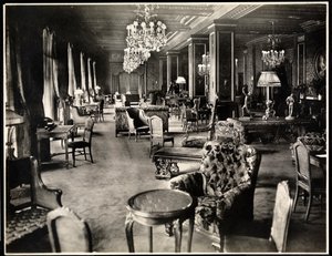 Lounge på Hotel Knickerbocker, 1906 (sølv gelatintrykk)