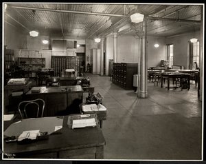 Hovedkontoret til Carolyn Laundry på 111 East 129th Street, East Harlem, New York, 1929 (sølv gelatintrykk) av Byron Company