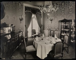 Privat spisestue på Hotel Knickerbocker, 1906 (sølv gelatintrykk)