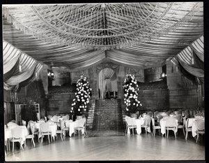 Mottaksrom på Ritz-Carlton Hotel, 1915 eller 1916 (sølv gelatintrykk)