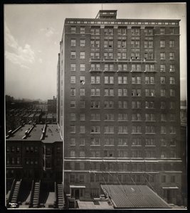 The Hotel Robert Fulton, 228 West 71st Street, New York, 1920 (sølv gelatintrykk) av Byron Company